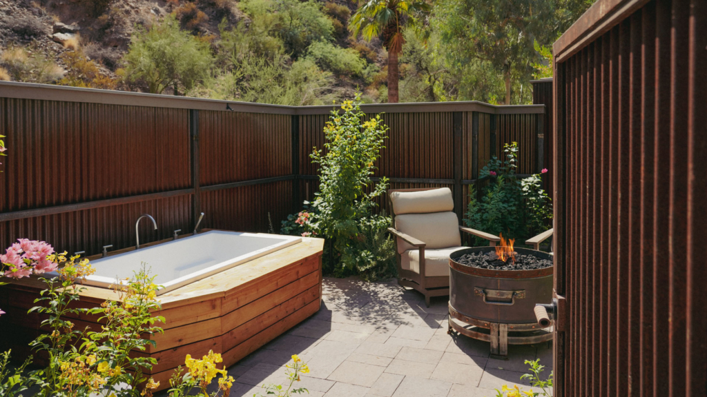 Premium Sky View Cabin - Outdoor Tub with Seating